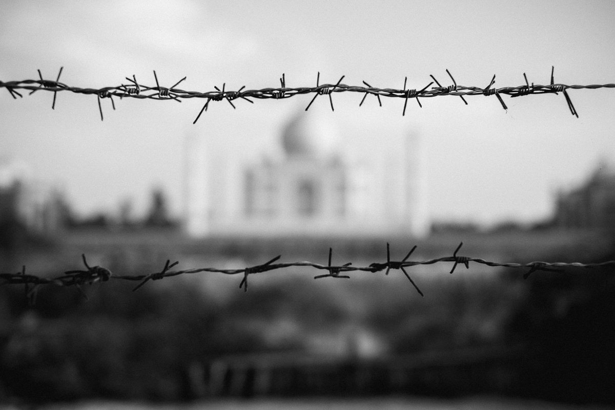 yodyout's tweet photo. Distance and Obstacle
#blackandwhitephotography #CV401.2 #1finedayphoto https://t.co/5aDpD11k4Z