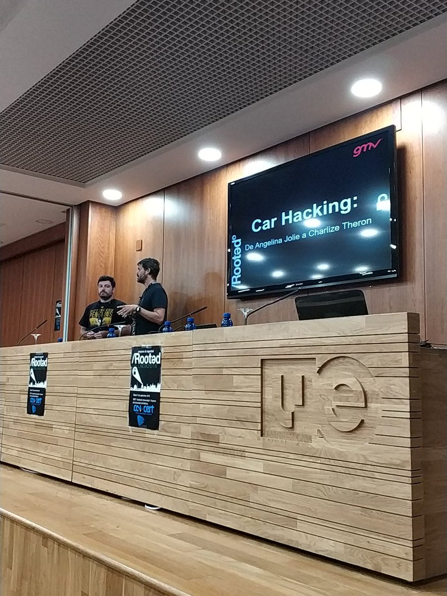 rootedcon's tweet photo. Esperando a @CharlizeAfrica en la charla de @csahuqui e Igor. Car hacking en RootedVLC #rootedvlc #rooted2018 #rootedcon #carhacking https://t.co/Y6RWOUsBEH