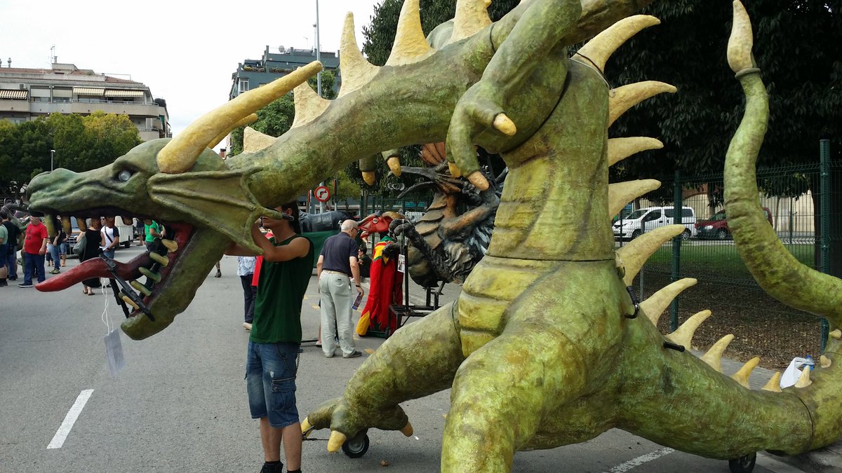 Les primeres bèsties convidades al 30è aniversari del drac Joan, dels <a href="/diablesCSJoan/">diablesCSJoan</a>, ja estan plantades a l' Espai Poblet #Montcada