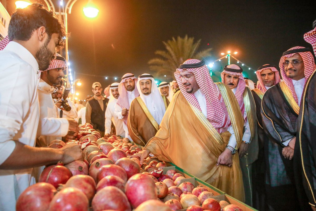 rmaen2030's tweet image. تنطلق فعاليات #مهرجان_الرمان_بالشيحية_الثاني بمشيئة الله يوم الثلاثاء الموافق 1440/02/07 هـ تحت اشراف الجمعية التعاونية الزراعية بالشيحية وتشغيل مؤسسة جرافس في حديقة الشيحية العامة 
@shaheyeh 
@graphisbuk #القصيم #البكيريه #الشيحيه