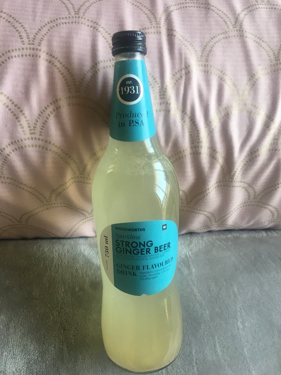Ishshah_B's tweet photo. I said "I'm thirsty and hungry"...my sister said "say no more" #iNgudu 😂😂😂 https://t.co/E2MoFFvg3L