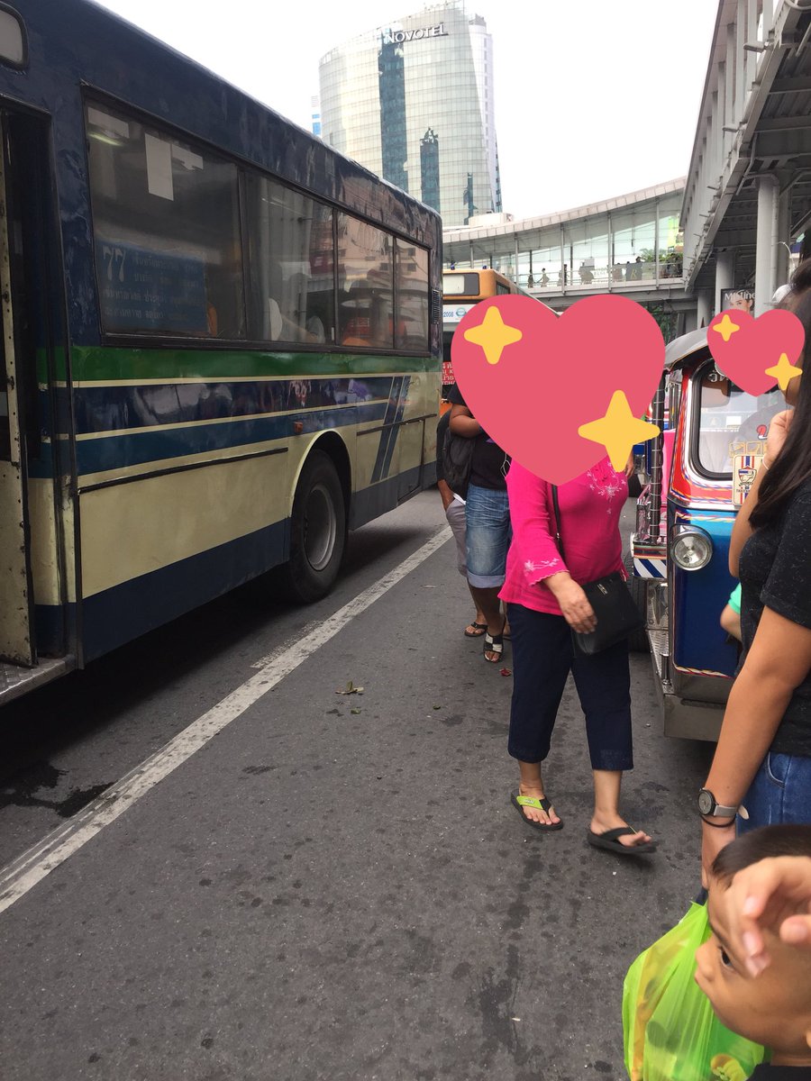 yt010711's tweet photo. อืมมมม ขนาดเจ้าหน้าที่ตะโกนห้ามอยู่ทุกนาทีนะ นิ่งเก่ง เฉยเก่งงงง https://t.co/JigkqBYlZe