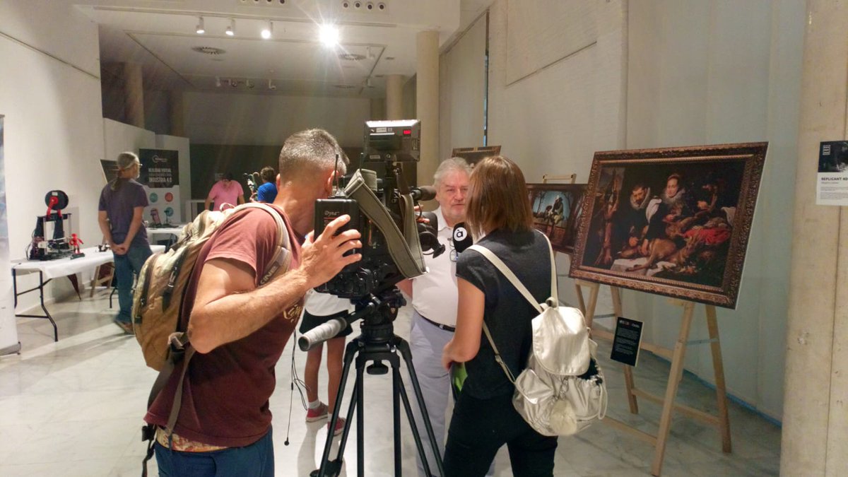 rosfilmfestival's tweet photo. The #ROSFest2018 is already awake!!😊.

@apuntnoticies has visited our showroom.

Visit us!!!! https://t.co/CJmrquUThS