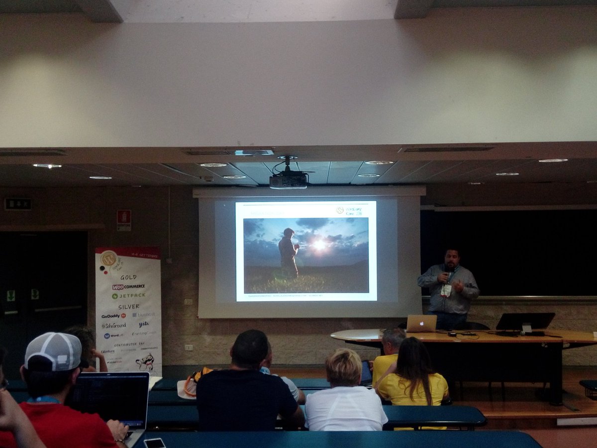 "Ad ogni cambio di url deve corrispondere una redirezione 301 ed una modifica di eventuali link interni" <a href="/DonClaudissimo/">Claudio Fiorentino</a> illustra la gestione delle redirezioni da #htaccess o tramite #plugin Redirection #WCRM