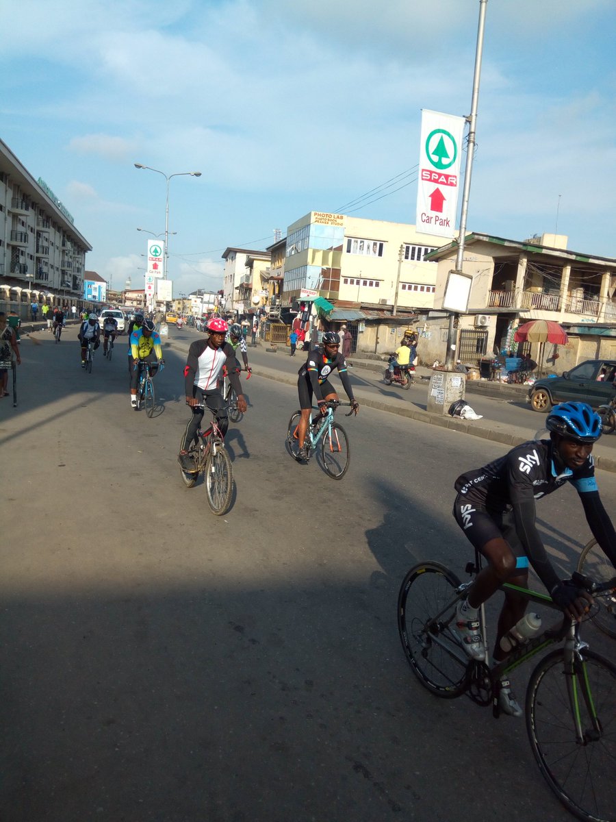 solabetter's tweet photo. Cycling is fast becoming an organised sporting activity in Lagos just this Morning i saw this rite i. Front of SPAR Tejuosho #MECR2018 
@Gidi_Traffic @trafficbutter @lagospedia @SurprisingLagos @SDGsACT_LAGOS @lushkajones @TheNewsCable1 https://t.co/dzhe79voGt