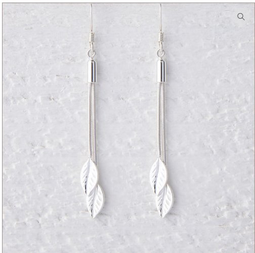 Treat yourself to some beautiful jewellery from <a href="/LucyBradshaw555/">LucyBradshawJeweller</a> when you visit The Big Brocante <a href="/Hopfarm/">The Hop Farm</a> this Friday- Sunday..,Gates open at 8am.
Tickets and info here - bit.ly/BigBrocante
#jewellery #collectables #gems #BigBrocante