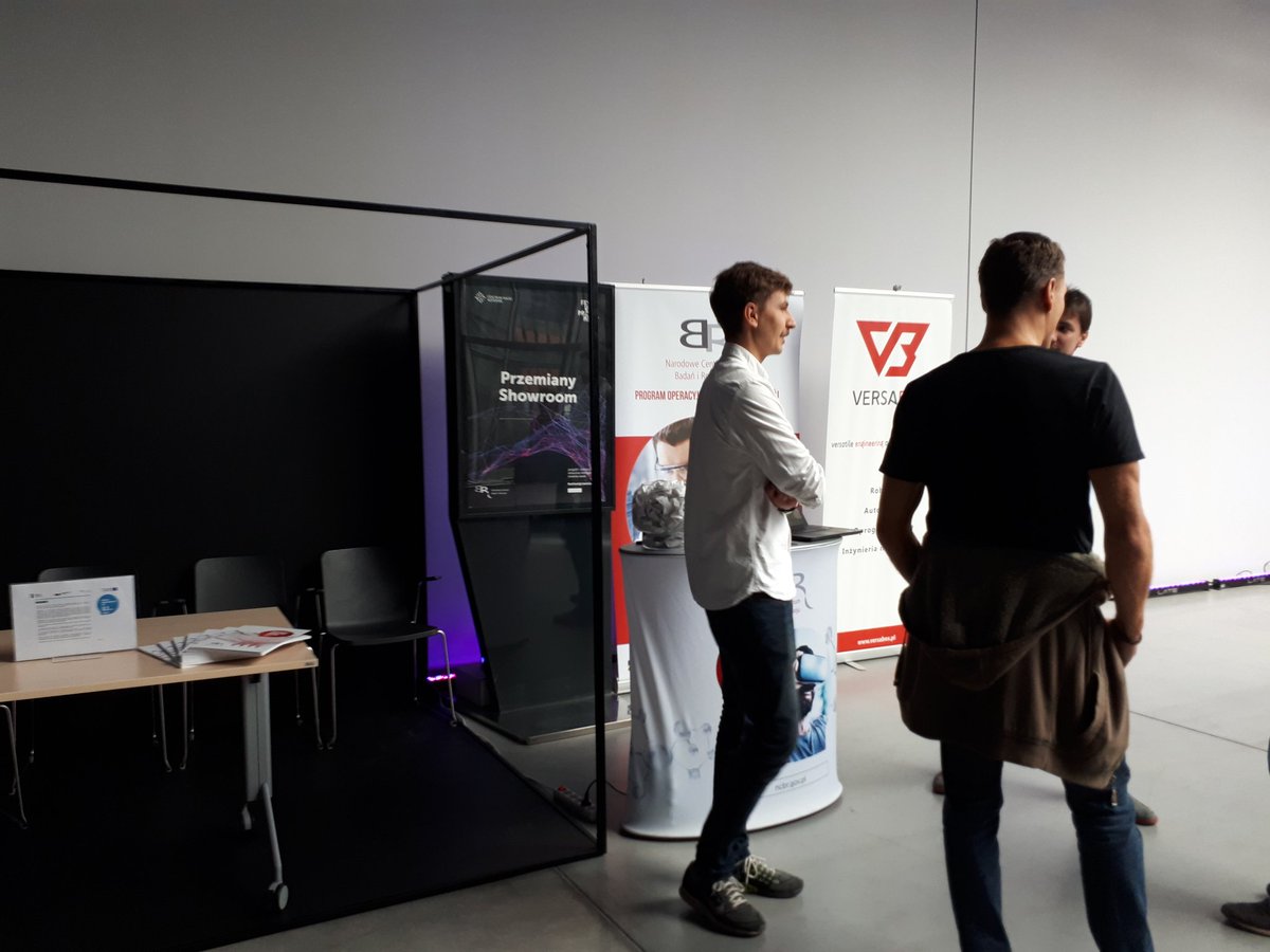NCBR_pl's tweet photo. Dzisiaj również czekamy na Was w @cnkopernik na #FestwialPrzemiany. Przyjdźcie by zobaczyć projekty naszych beneficjentów #Versabox @airlyeu @StethoMeR i porozmawiać o dostępnych formach wsparcia #FunduszeEuropejskie
@NAUKA_GOV_PL https://t.co/hJxP4eZcVP