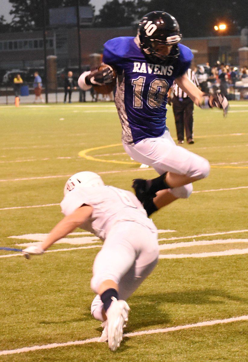 JasonESchmitt's tweet photo. My story and photos from Royal Oak's 37-0 win over Berkley last night
STORY: https://t.co/7Oi4C5nRlL
PHOTO GALLERY: https://t.co/uajhfMrxEd
@ROHSAthletics @ROYFBALL @TheBearPack18 #MIPrepZone @jbinkowski_ @RAVENSNEST2019 https://t.co/5U5SVySQvK