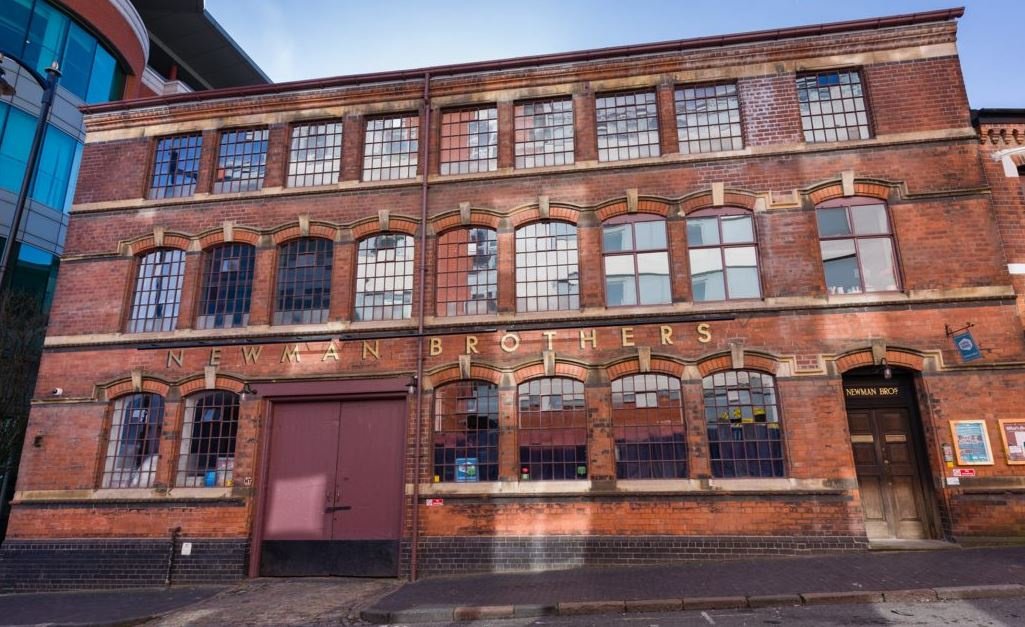 nxwestmidlands's tweet photo. Have a different Sunday tomorrow with the last of the #BirminghamHeritageWeek fun. Coffin Works' 'Extraordinary Women' themed tours are free, 11-3.30pm so get yourself over to the Jewellery Quarter and hear some incredible stories and more! #GirlPower ✌️ #BrumByBus https://t.co/JArjuivjRf