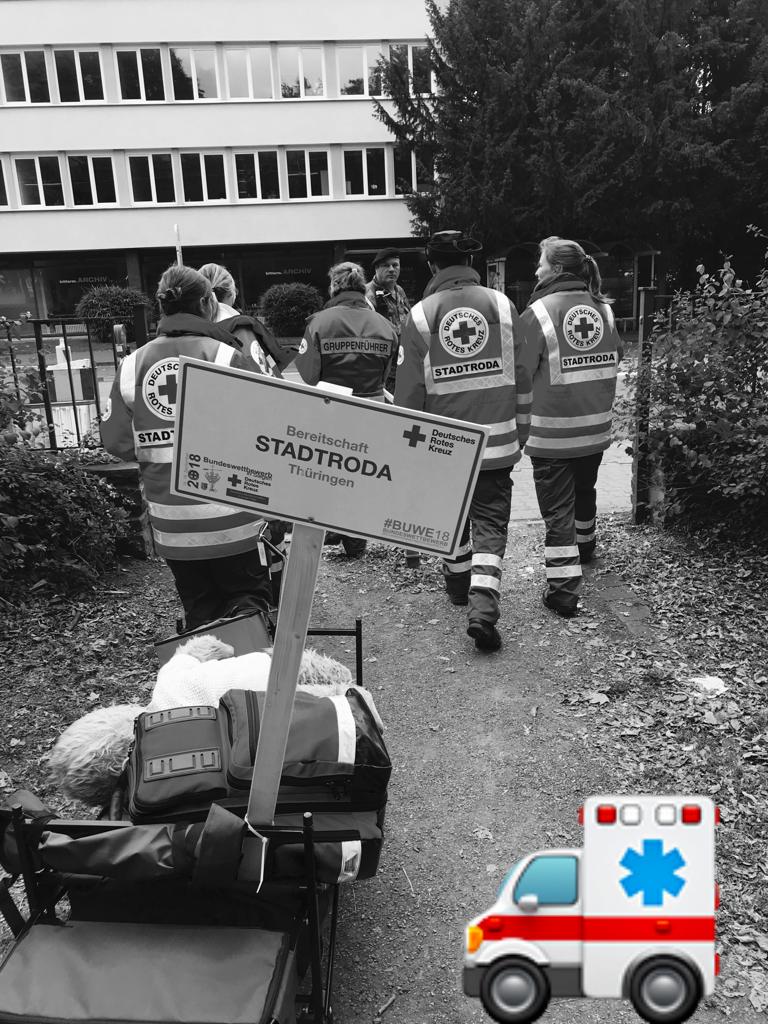 DRKBuWe18's tweet photo. Auch die Wettbewerbsgruppe aus dem #DRK-Landesverband #Thüringen ist in #Siegen unterwegs: Bilder wie dieses gerne weiterhin über Whatsapp an 0160 96998962. https://t.co/jQsORlTTR0