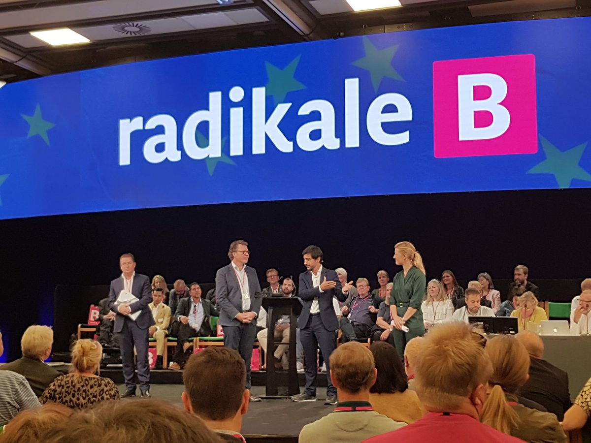Carsten Adsersen (@hookit74) on Twitter photo Til radikal årsmøde i Nyborg, spændene, inspirerende og helt fantastisk stemning 😀
Her er der debat omkring EU politik, leveret af to radikale EU medlemmer, <a href="/rohde_jens/">Jens Rohde</a> og <a href="/mortenhelveg/">Morten Helveg</a> , og EU politisk ordfører <a href="/sofiecn/">Sofie Carsten Nielsen</a> 😉 #rvlm18 #radikalevenstre pic.x.com/Mqj6Dm3aKs Til radikal årsmøde i Nyborg, spændene, inspirerende og helt fantastisk stemning 😀
Her er der debat omkring EU politik, leveret af to radikale EU medlemmer, <a href="/rohde_jens/">Jens Rohde</a> og <a href="/mortenhelveg/">Morten Helveg</a> , og EU politisk ordfører <a href="/sofiecn/">Sofie Carsten Nielsen</a> 😉 #rvlm18 #radikalevenstre pic.x.com/Mqj6Dm3aKs