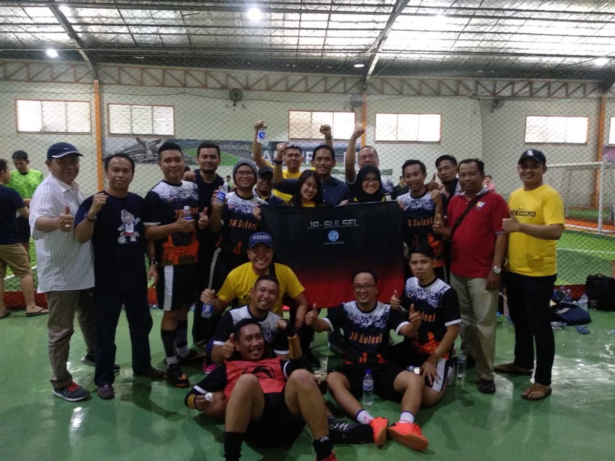 jahja_lami's tweet image. JR Bapor FC pada Turnamen Futsal Insurance Day 2018💪🏻
#insuranceday2018 
#jasaraharjasulsel @JR_Sulsel @pt_jasaraharja