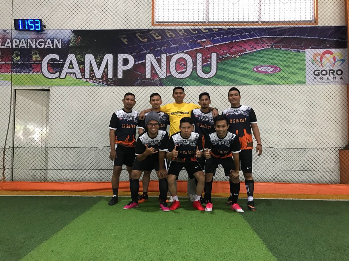 jahja_lami's tweet image. JR Bapor FC pada Turnamen Futsal Insurance Day 2018💪🏻
#insuranceday2018 
#jasaraharjasulsel @JR_Sulsel @pt_jasaraharja