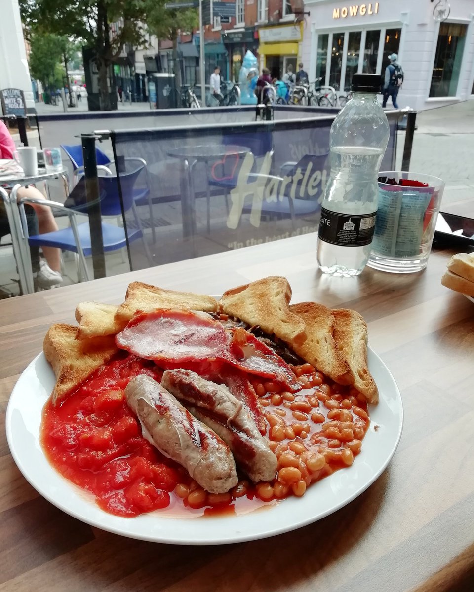 An absolute mountain of a gluten free breakfast at <a href="/HartleysCoffee/">Hartleys Coffee Bar</a> this morning 🥓🍳 Should keep me going for the rest of the day! #glutenfree #glutenfreenottingham