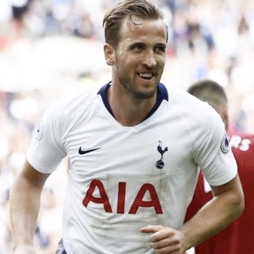 Which Premier League striker is better? Past or present...

RT for Suarez🇺🇾
LIKE for Kane🏴󠁧󠁢󠁥󠁮󠁧󠁿

#TOTLIV