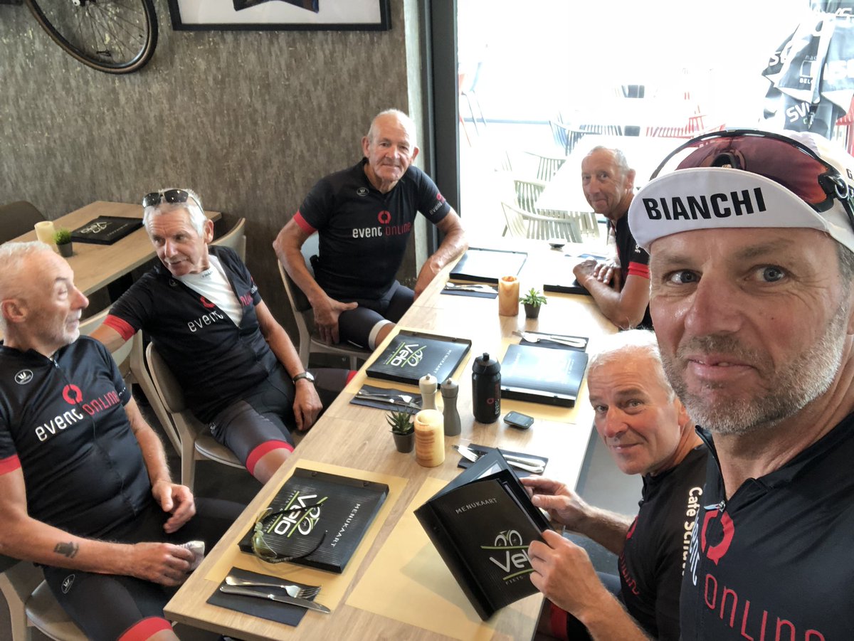 Erik_Wood's tweet photo. Op sport staat geen leeftijd! Respect hoor! 100 km achter de rug tijd voor een lunch in het @EetcafeVelo. https://t.co/fpXrGTP1Q3