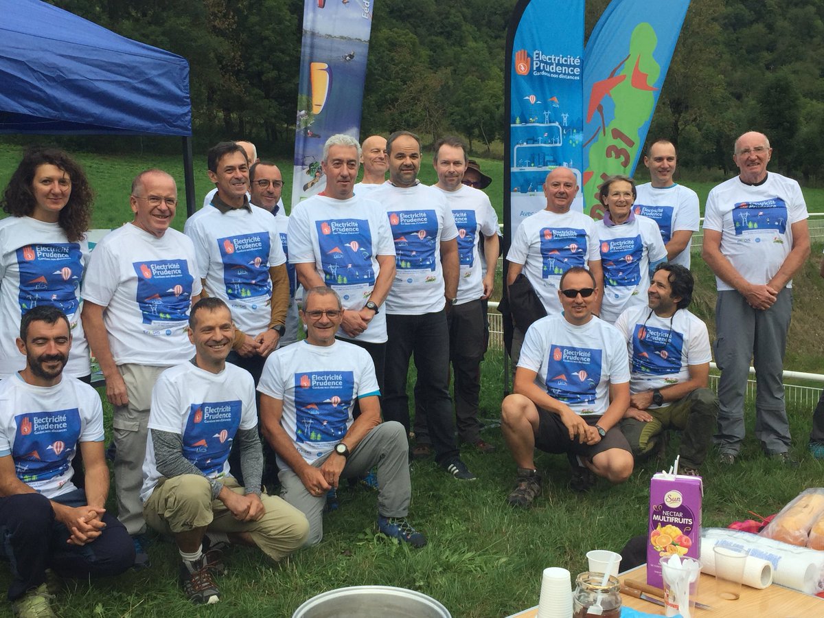 LeonardDordolo's tweet photo. .@enedis_pyr_S et#rte avec le #CDVL31 à oo #electricité prudence gardons nos disrance https://t.co/zaGLu5Iqoj
