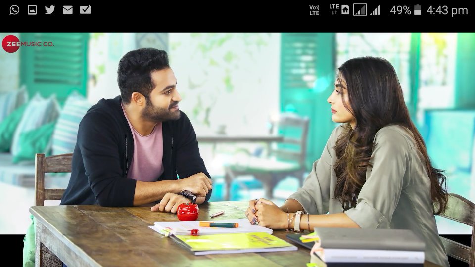 Rakshitha_NTR's tweet photo. @tarak9999 drlng 😍😍😍😍😍😍😍😍😍😍😍😘😘😘😘😘
#AravindhaSametha #AnaganaganagaLyricVideo @MusicThaman Sir #Anaganaganaga awesome song #lyirc 😘😘👏👏👌👌 @hegdepooja @smkoneru https://t.co/I9llLwAFNg