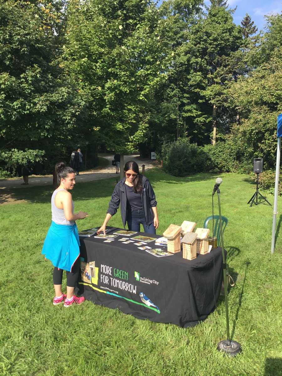 TRCFDN's tweet photo. Itβs the 1st annual Run for the Bees @KortrightCentre! Stop by our booth for free seeds and guidebooks after the run. #runforthebees https://t.co/S2pZXG1uLZ