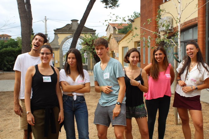 e_x_plorium's tweet image. Us presentem les famílies d' #eXplorium. Sabríeu dir quina característica té cadascuna? #monis #mones #LleureCientífic #divertits #dissabte