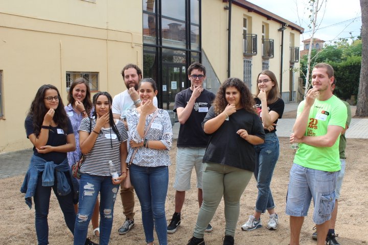 e_x_plorium's tweet image. Us presentem les famílies d' #eXplorium. Sabríeu dir quina característica té cadascuna? #monis #mones #LleureCientífic #divertits #dissabte