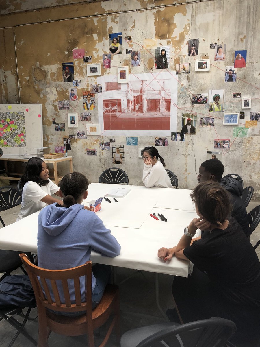 CCEatHGAEDART's tweet photo. Day 2, Ria HGAED artist leads workshop discussing her art work which explores gentrification @HarrisGirlsED @peckhamfestival @CopelandParkSE #creativeexplorations #youthspeaks #ilovepeckham https://t.co/xrqNB8ieu9