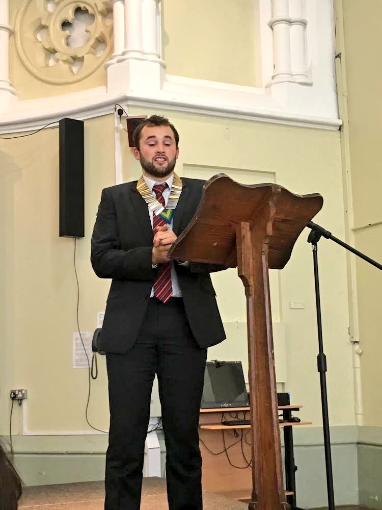 The chain has been transferred! A huge thank you to <a href="/ljane88/">Laura Jane Elliott</a> for everything over the last year. Congratulations to our new Wales YFC Chair @DafyddJ04863319