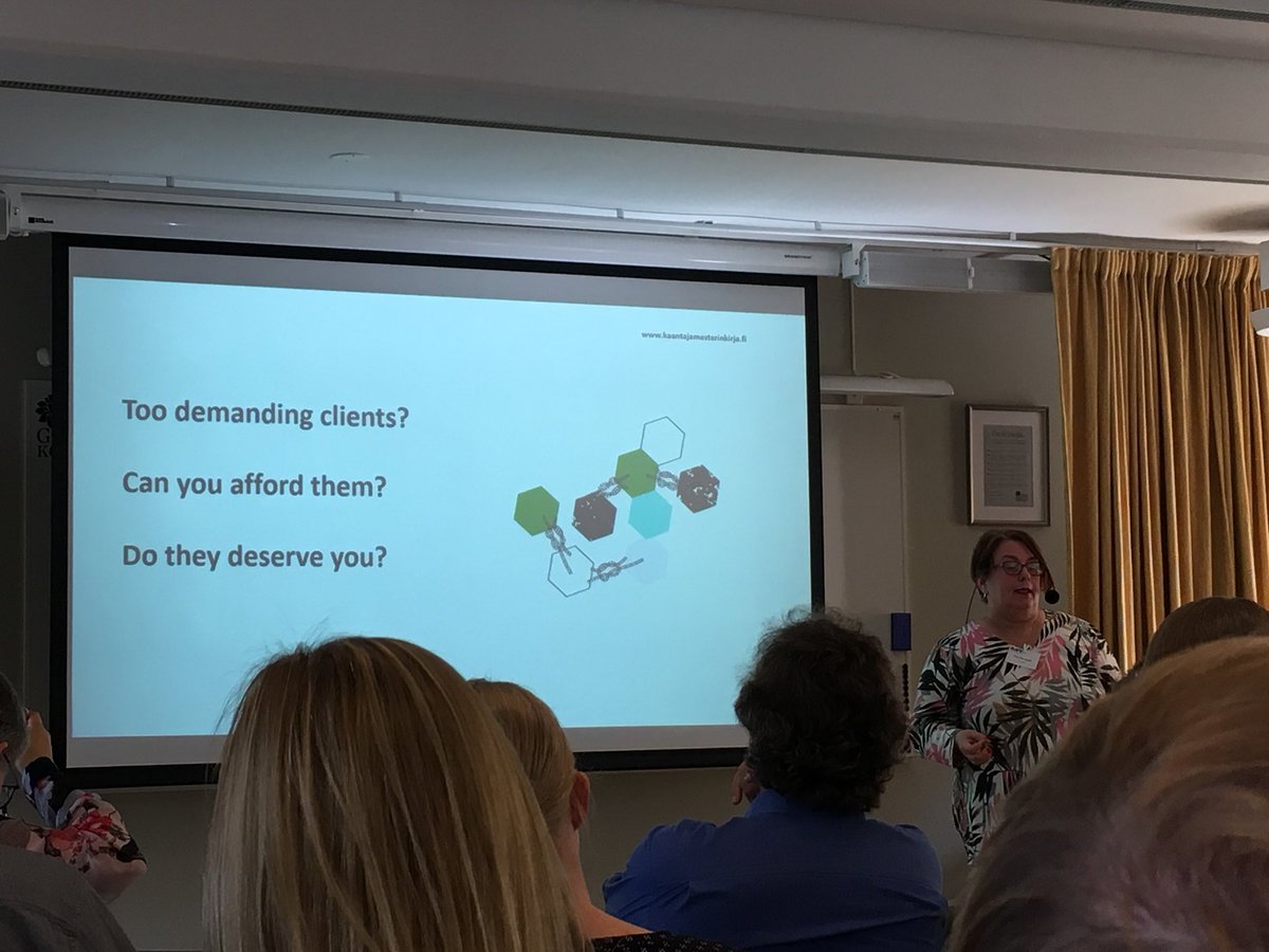 maceochi's tweet image. Lots of interesting, wise words from @TiinaKin at #SLAMConf2018 about how to make a good living and find and keep the best clients as a translator. Excellent presentation.