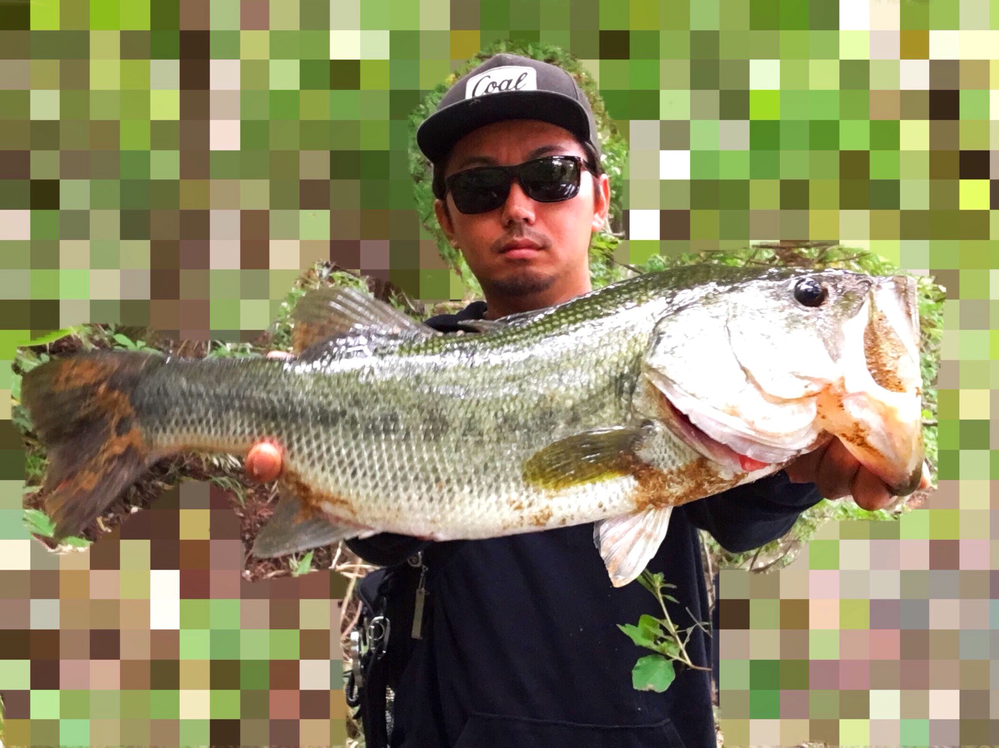 Taka キター 野池モンスター 54 5 実際は54 9くらい泣 アンモナイトシャッド5 5inchノーシンカーを水面ゆっくり引いてたらスゲー音して水面爆発した Blackbass Bassfishing ブラックバス バス釣り バスフィッシング 野池
