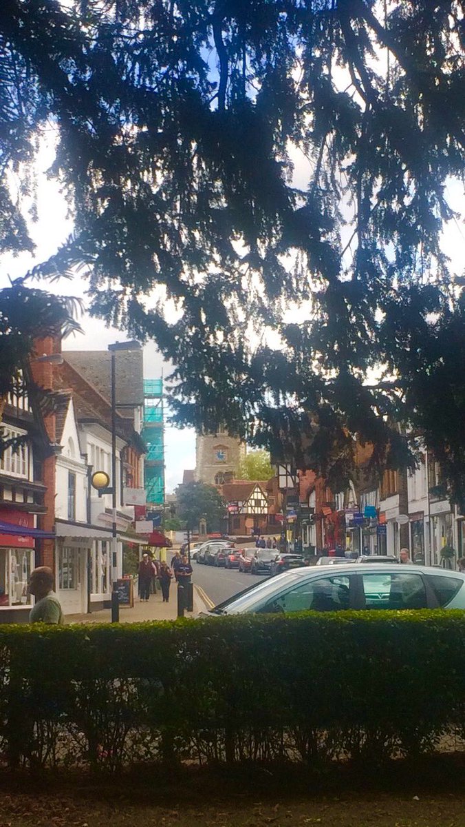 DeliaCazzato's tweet photo. Welcome to #Pinner it's north west #London have you ever visited 💁🏻no why not 🙊so Pretty #IndyShops a wonderful @hrobinsonmuseum as #PinnerMemorialPark ooh @BrOOKSPinner it's 20 mins from #BakerStreet wow 😳 see ya soon 💁🏻#LadyPinner #Community https://t.co/vMXdDV424s