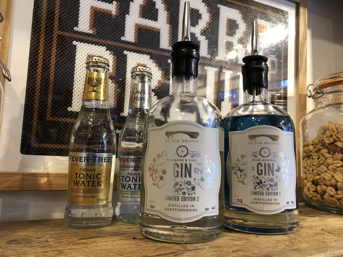 micropub_farr's tweet photo. Limited edition Black Bridge gin for the weekend 🎉 #blackbridgedistillery #rhubarbandlime #blueadmiral @FeverTreeMixers @BrewFarr https://t.co/smCug50wJk