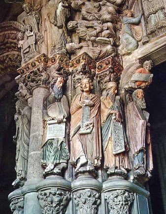 mmolinaleon's tweet image. El nuevo #PorticoDeLaGloria de @CatedralStgo recién #restaurado gracias a @FundacionBarrie: la gracia, la gloria y la conversación entre personajes del gran #MaestroMateo