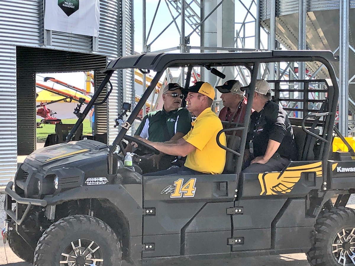 TheChadColby's tweet photo. Be sure to catch @ClintBowyer @Asgrow_DEKALB on @agbizweek w/ @maxarmstrong this weekend from the @FPShow on @OfficialRFDTV #fps18 @TonyStewart @MikeAdamsAg @GREGAGWX @NASCARonNBC @NASCAR @22creativegroup https://t.co/mY0e54lvqU