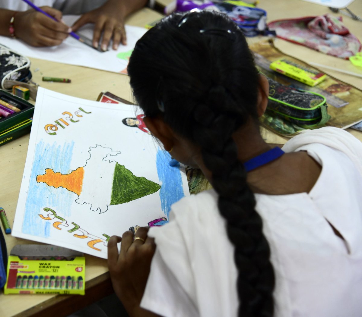 DFPGujarat's tweet photo. Painting competition on the theme of Swachh Bharat Abhiyaan had organised by the FOB, Junagadh of ROB Gujarat at Shee G.G. Girls Highschool at Ahmedabad.
#SwachhataHiSewa #SwachhBharatMission https://t.co/oyKlBKvXgQ