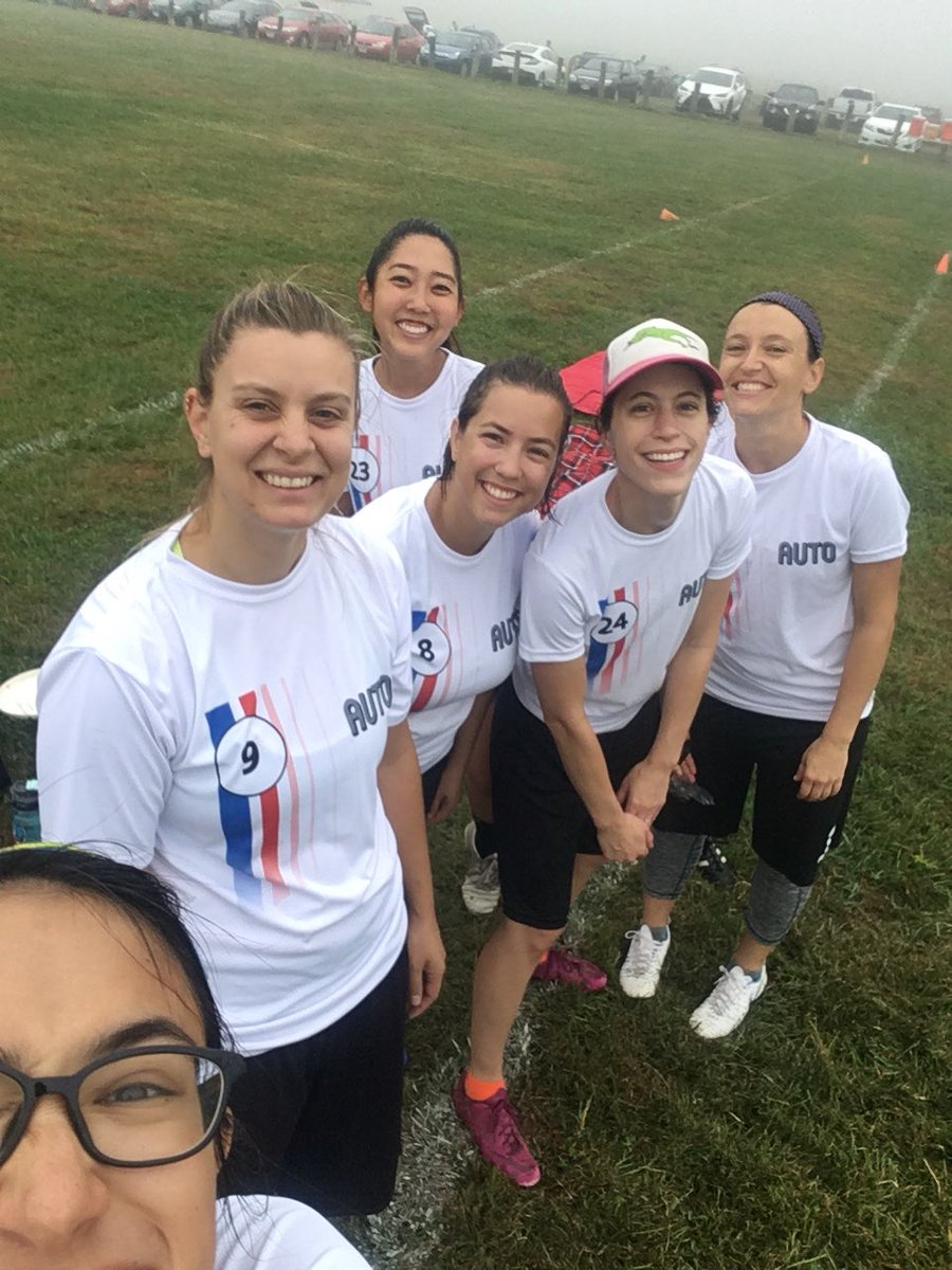 Sideline selfie smiles at Sectionals! First game against <a href="/CincySparks/">Sparks Ultimate</a> ready to roll! #roadtoNationals #sunshinesoontocome