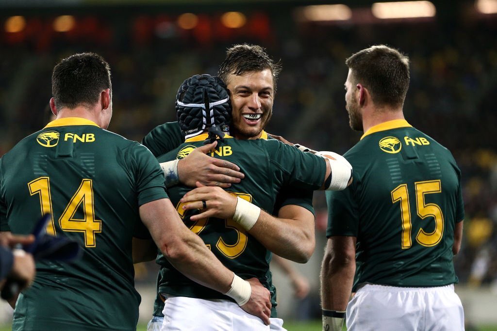 CyrilRamaphosa's tweet image. A job very well done by our Springboks for the fierce fight and victory against the tough All Blacks. The determination you demonstrated today, away from home, is beyond fulfilling. Our team showed true character from start to finish. Continue to fly the flag, you make us proud.