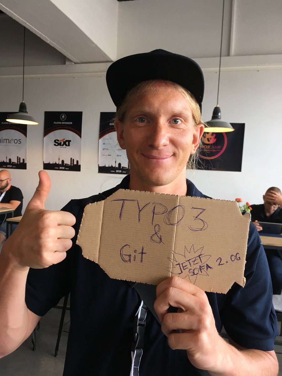 aschmutter's tweet image. Jetzt: Sofa Session im 2. OG - TYPO3 und git #t3cm