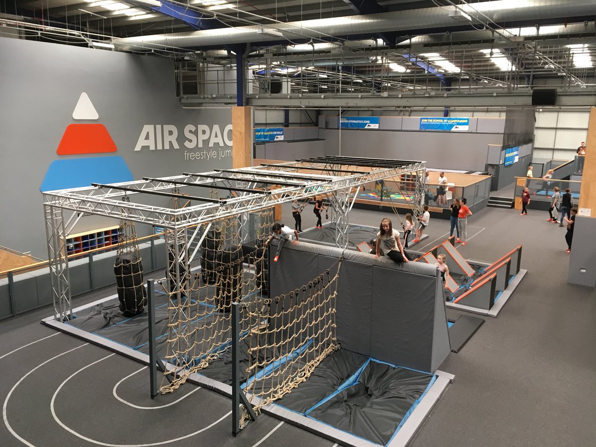 tettcoll_board's tweet photo. Boarders outing to Airspace today. Great fun!! #GetInvolved https://t.co/zZkhWiG3AS