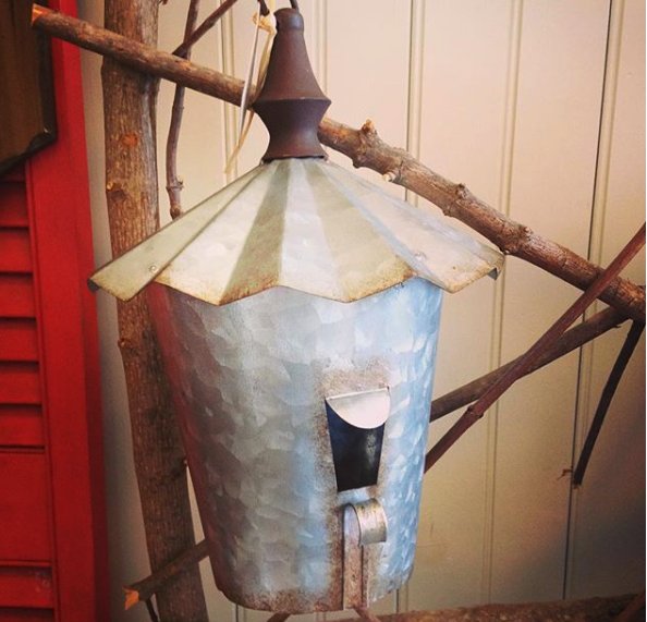 FoundObjectsSea's tweet photo. Galvanized Birdhouse with Fluted Roof

#FoundObjectsByTheSea #ByTheSea #ShopLocal #SmallBusiness #VintageGifts #VintageHome #VintageHomeStyle #InStyle #GiftsForHer #HomeDecor #Decorating #ForTheHome #BirdHouse https://t.co/MhAq5YUnBy