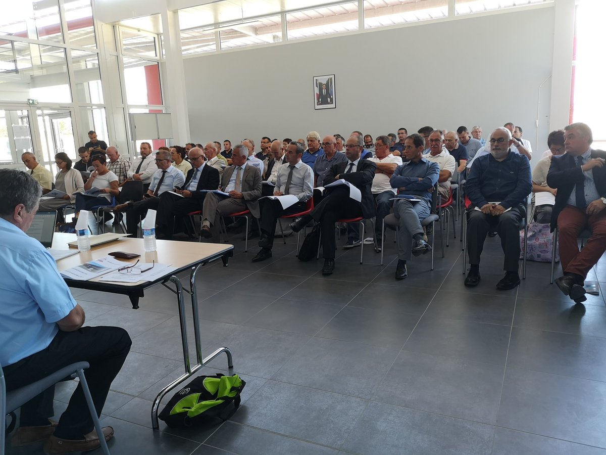 udsp37's tweet photo. AG de l' Union Régionale des #pompiers en cours avec @udsp45, @UnionPompiers18, #URSP36, #UDSP28 et #UDSP41 en présence du @FaureFNSPF, Pdt des @PompiersFR chez @pompiers36 🚒👍 https://t.co/yvdjDY4P6H