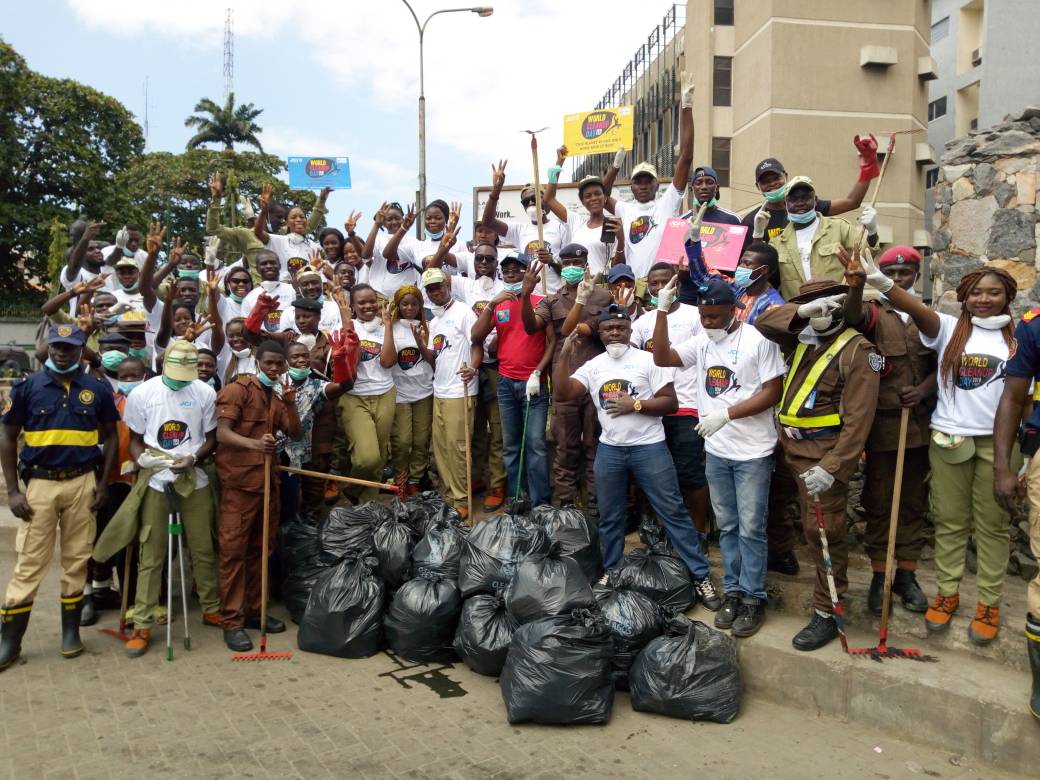 LMJaycees's tweet photo. So yes. . . . We did it again, again and again.

You missed though. 

But u can still play your part by keeping your environment clean.

#worldcleanup2018 
#letsdoitnigeria https://t.co/aHafF0VlJt