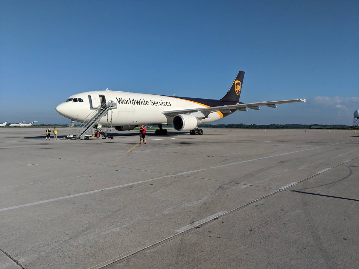 It's time to get this party started! 3rd Annual @UPS_Canada plane pull and United Way Campaign Kickoff #improvingliveslocally