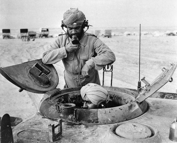 A Sikh tank crew in #Libya, 1941.

#History #WWII