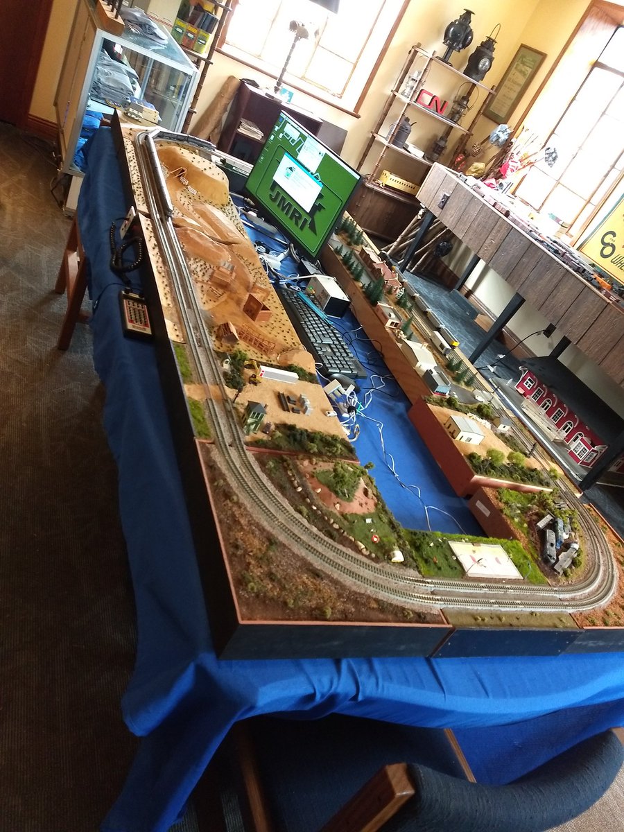BlueWaterNTrak's tweet photo. T-Trak layout@ Hobo fest! https://t.co/w428K6wLpp