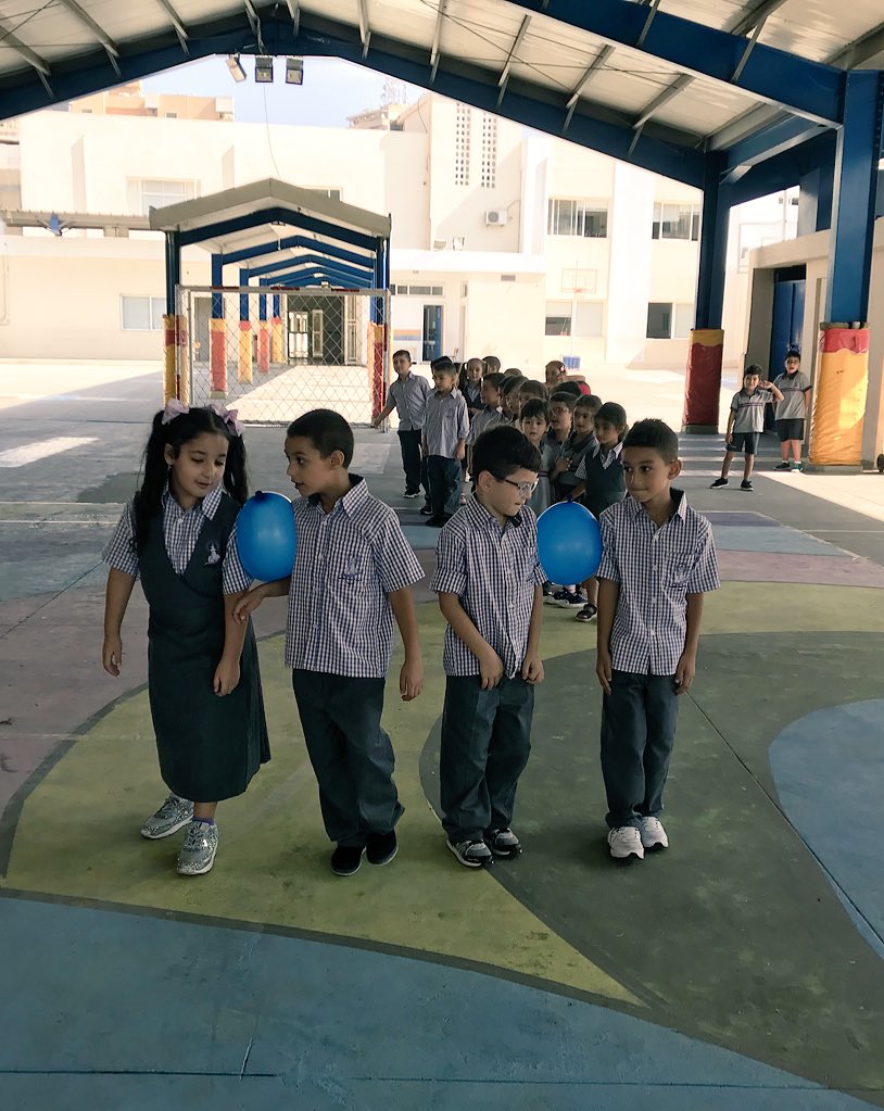 JaafilRola's tweet image. “Nobody can be uncheered with a balloon.” ~Winnie The Pooh~ #BalloonChallenge #Grade1 @DawhaHighSchool