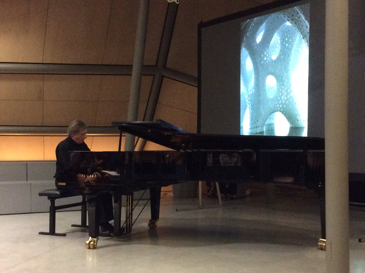 [EN DIRECT] 
Cyril Huvé en concert au Frac Centre-Val de Loire.
➖
#jep2018 #fraccentre