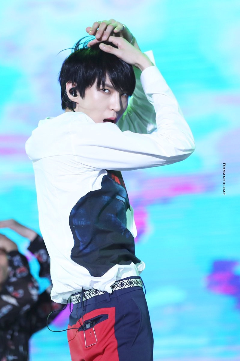 jungtaekwoon__'s tweet photo. 20180909 DMC AMN 빅콘서트 #VIXX #빅스 #LEO #레오 #정택운 #택운  #CANVAS #TouchAndSketch  preview. @JUNGTW_LEO 컷 나노단위로 모아보기. https://t.co/2gjDZ6vGyT