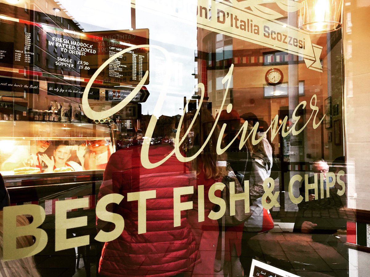 It’s the weekend!! And we can’t think of anything better than some delicious cooked to order fish and chips! 🐟🐟🐟 Open til 1 am 😊
#fishandchips #friedtoorder #glasgowweekend