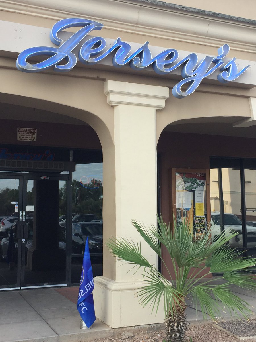 thebracephx's tweet photo. Now at Jersey D’s Tavern over in Chandler taking in our second match of the day with @PHXBlues . 15+ people here at kickoff. #CHECAR #PremierLeague #SaturdayMorning #saturdaysoccer #arizona #phxblues @ChelseaFC #Chelsea #Cardiff #Chandler https://t.co/02EI3fqSME