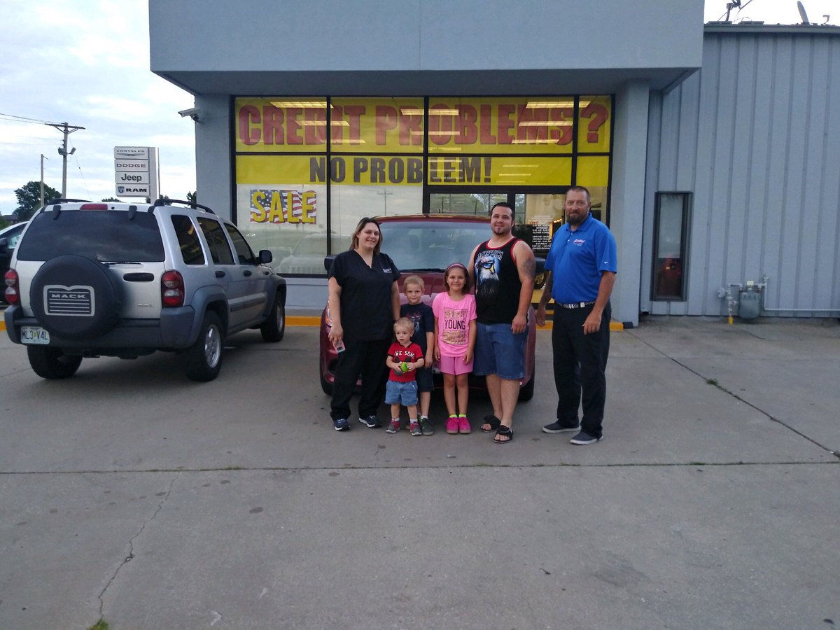 HeartlandCDJR's tweet photo. Tyler &amp; Jacqueline Lee just purchased a 2014 Dodge Grand Caravan. Thank you for your business here at Heartlandcdjr. Welcome to the Heartland CDJR family! (816) 630-2200 https://t.co/bcODoLaiOT